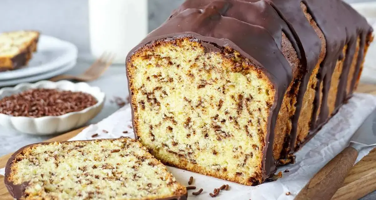 Schokoladenkuchen mit Schokostreuseln, ein köstliches Rezept für jeden Anlass. Perfekt für Kuchenrezepte-Liebhaber.