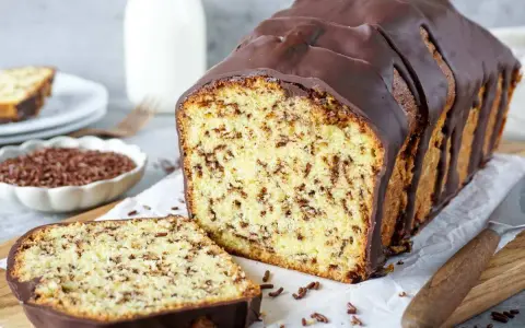 Schokoladenkuchen mit Schokostreuseln, ein köstliches Rezept für jeden Anlass. Perfekt für Kuchenrezepte-Liebhaber.
